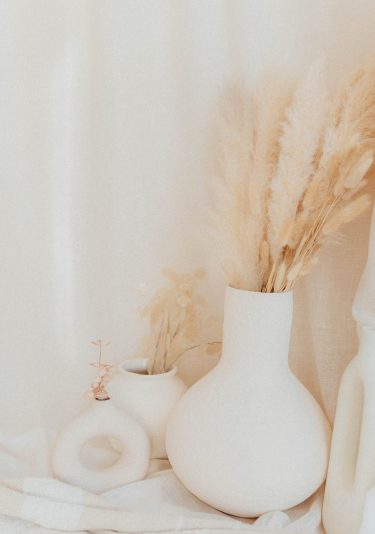 Photo détails des vases et des fleurs séchées du Home Studio